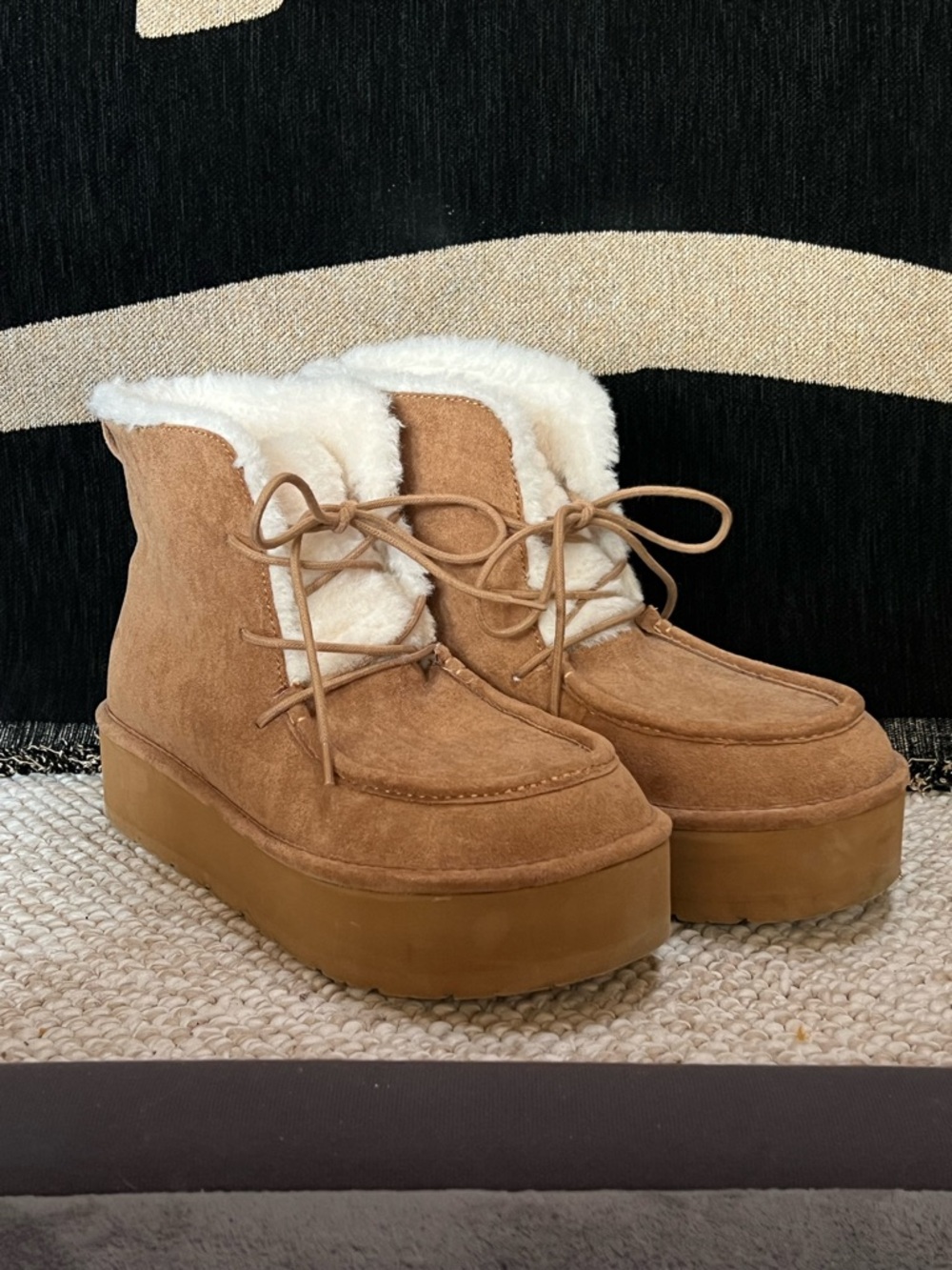 W9 Madden Girl Ugg Style Platform Ankle Boots with Shearling Lining - Tan